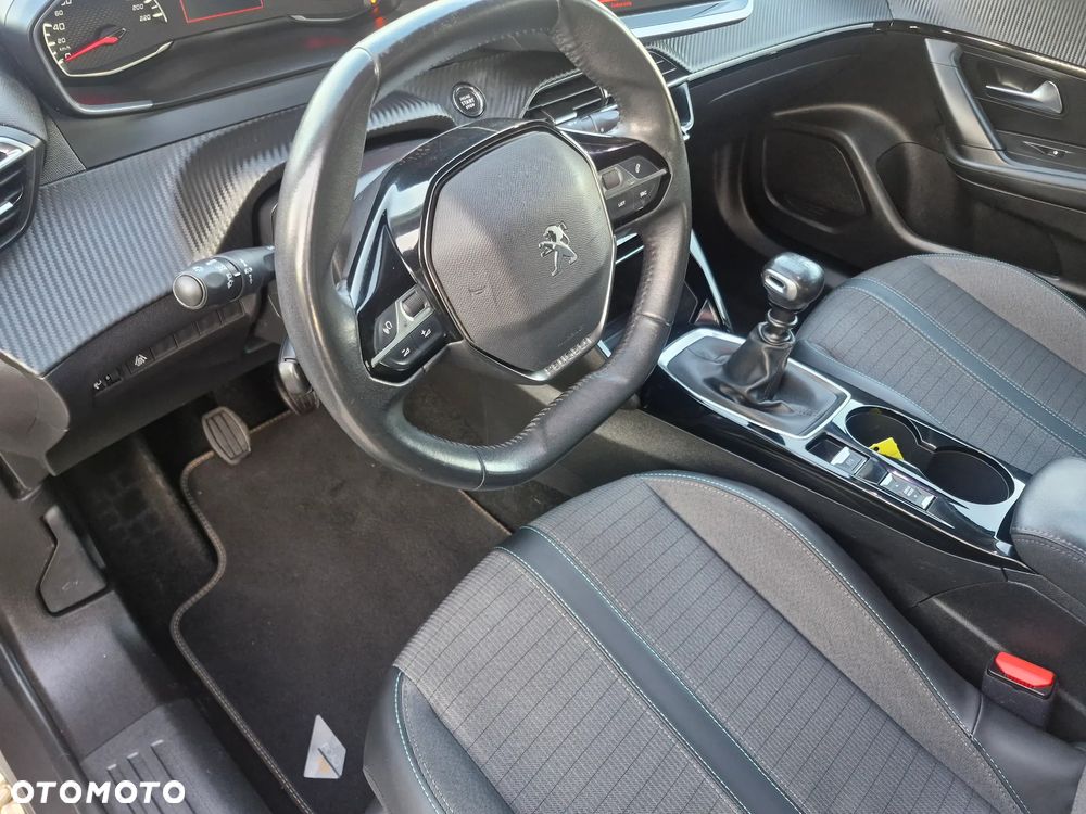 Peugeot 2008 - 21