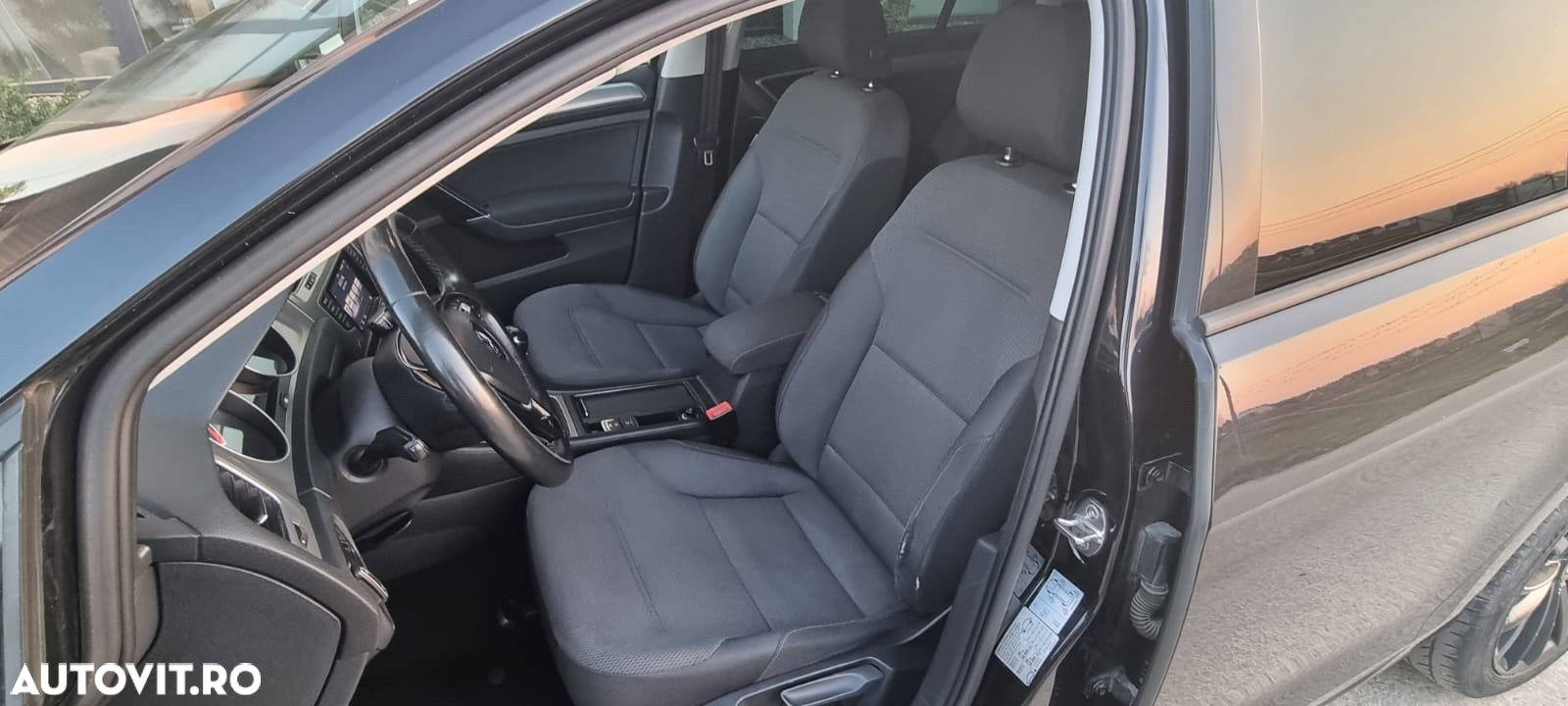 Volkswagen Golf 1.6 TDI BMT Comfortline - 14