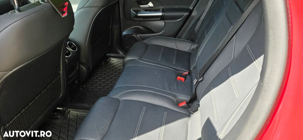 Mercedes-Benz EQA 300 4MATIC - 13