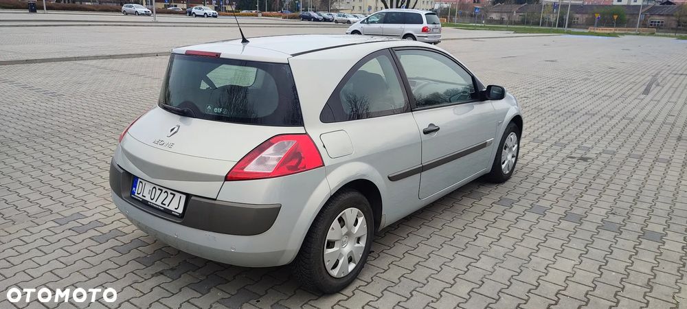 Renault Megane 1.6 16V Confort Authentique - 3