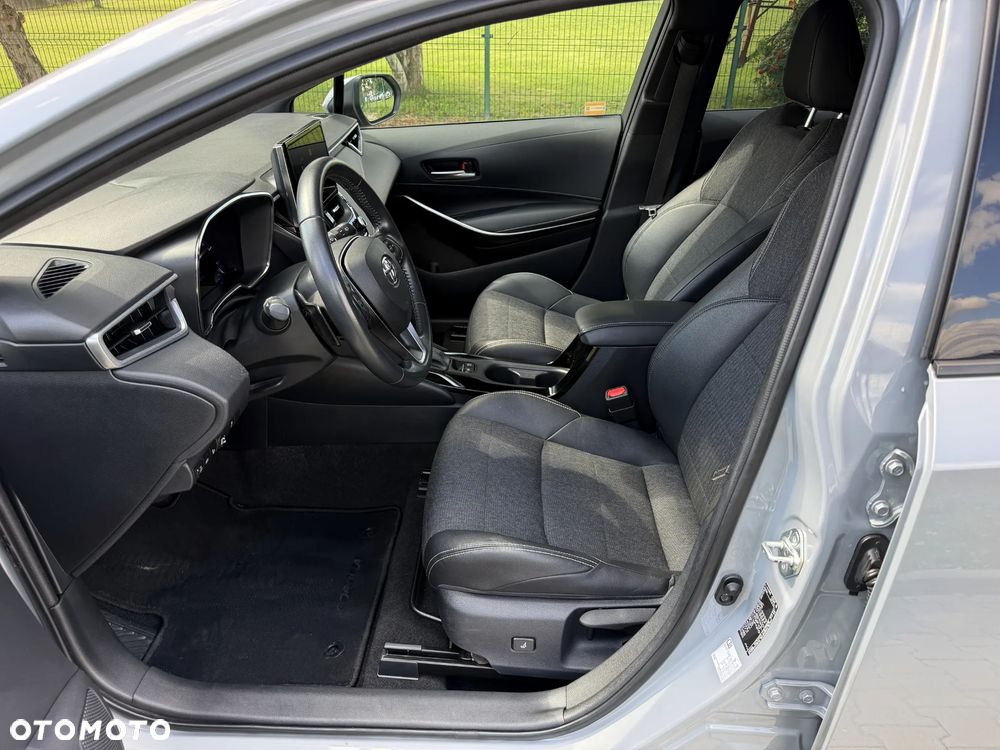 Toyota Corolla 2.0 Hybrid Executive - 21