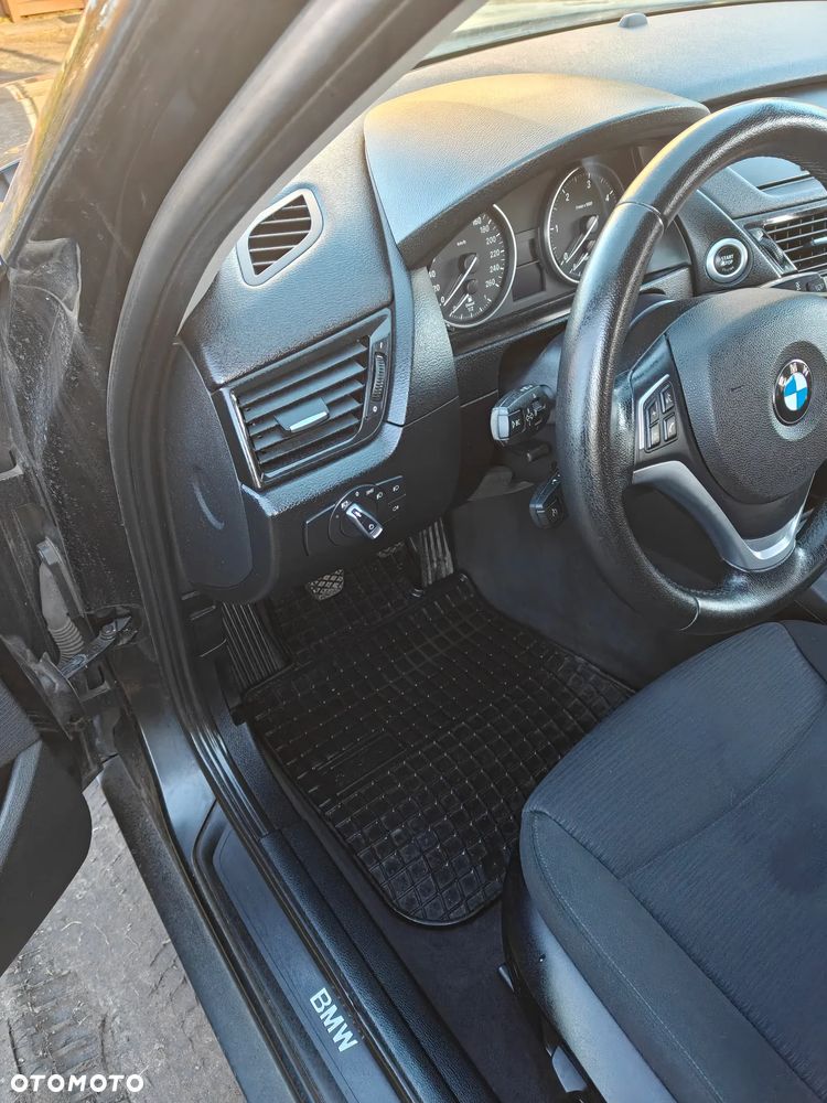 BMW X1 xDrive18d - 14