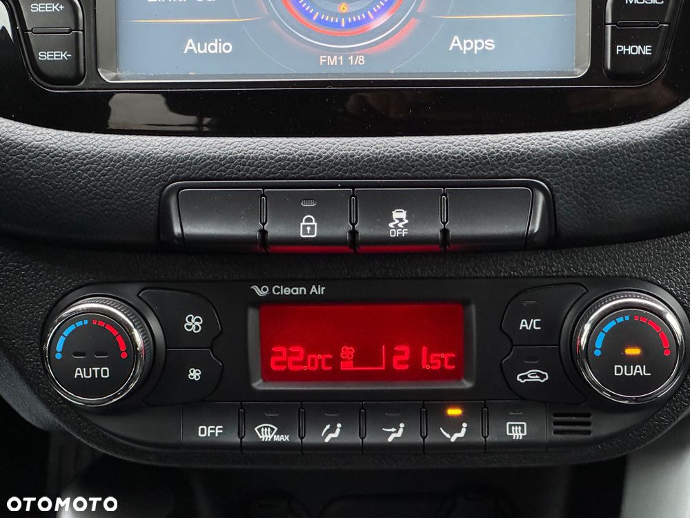 Kia Ceed 1.6 GDI SW ISG UEFA EURO 2016 - 10
