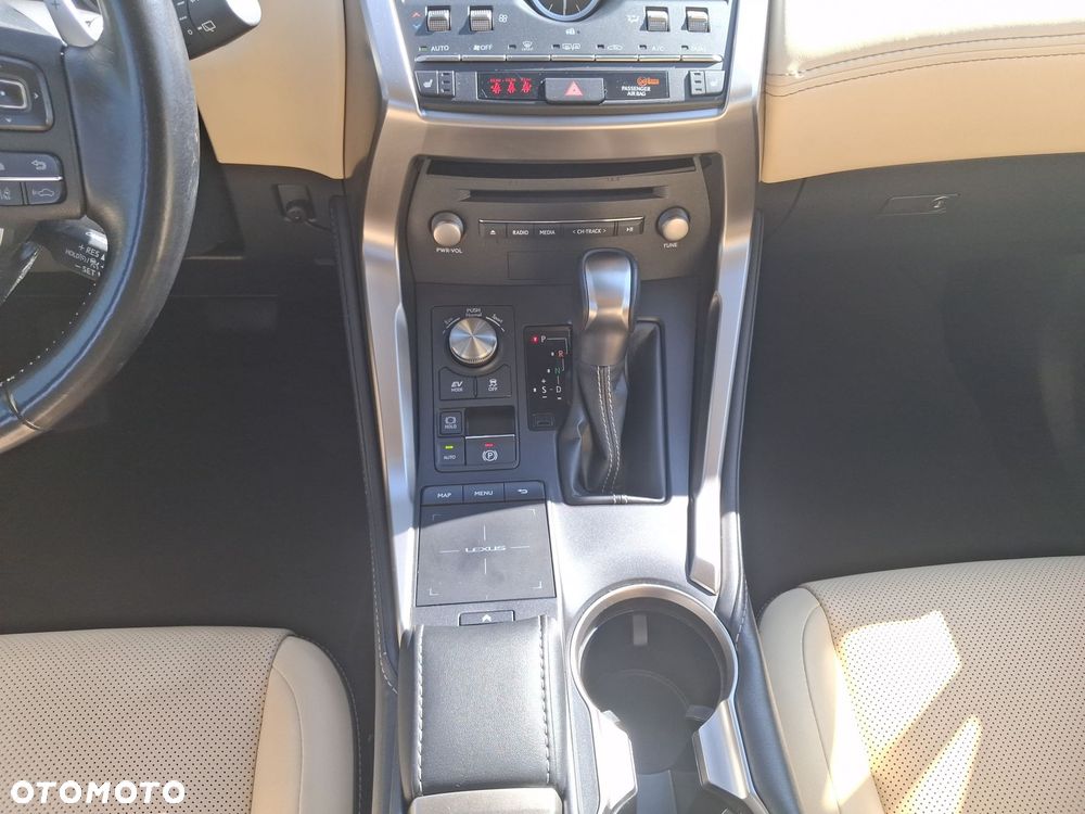 Lexus NX 300h Comfort AWD - 16