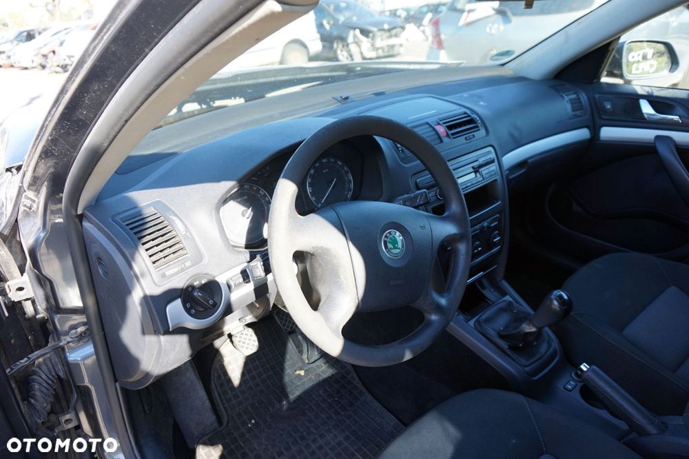 SKODA OCTAVIA II KOMBI 2008 9153 1.6 FSI BLF 115KM JHW SZARY na części - 8