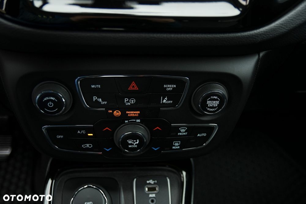 Jeep Compass 1.4 MultiAir Active Drive Automatik Limited - 32