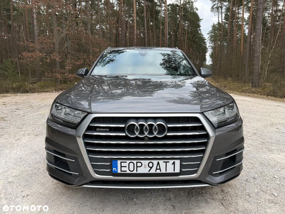 Audi Q7 - 1