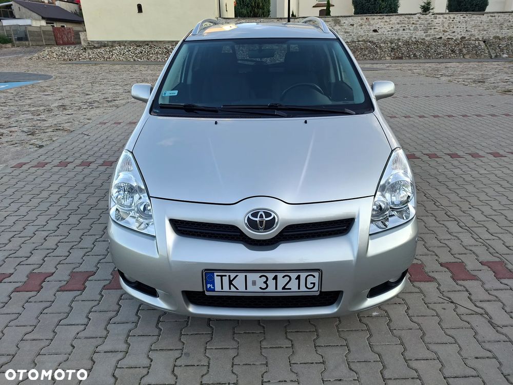 Toyota Corolla Verso 2.2 D-4D Gold - 9