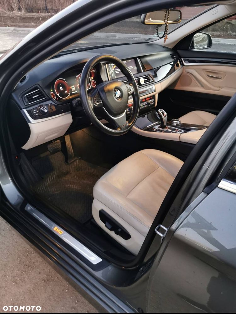 BMW Seria 5 528i xDrive Luxury Line - 5