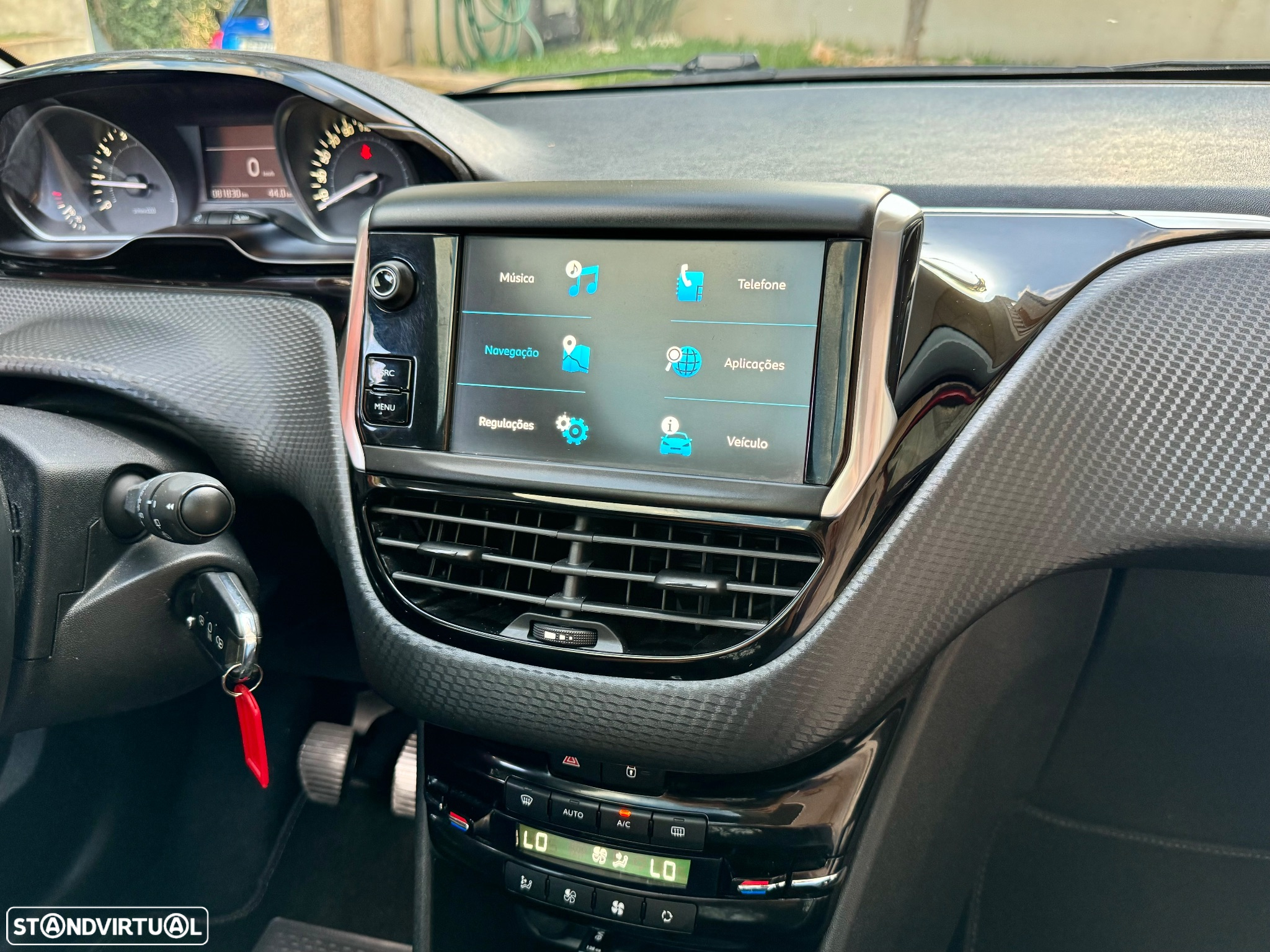Peugeot 208 PureTech 82 Stop & Start Signature - 21