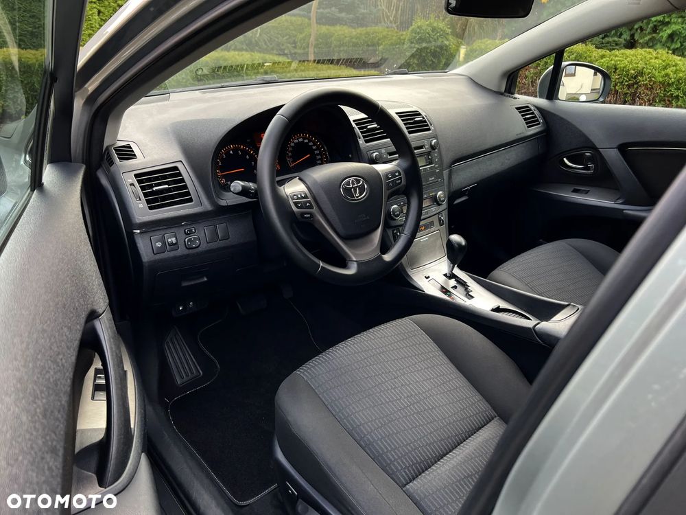 Toyota Avensis Combi 1.8 Multidrive S Executive - 19