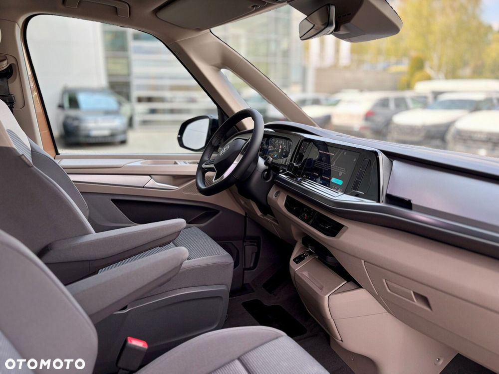 Volkswagen Multivan - 11