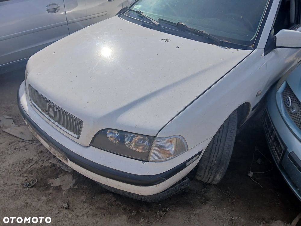 VOLVO S 40 LIFT SEDAN 23972 silnik 1.9 DCI 90 KM D4192T skrzynia 1023825 napęd sanki belka