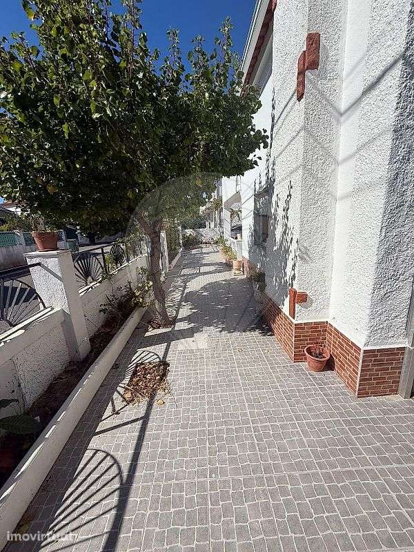 Moradia T5 para venda - Grande imagem: 2/5