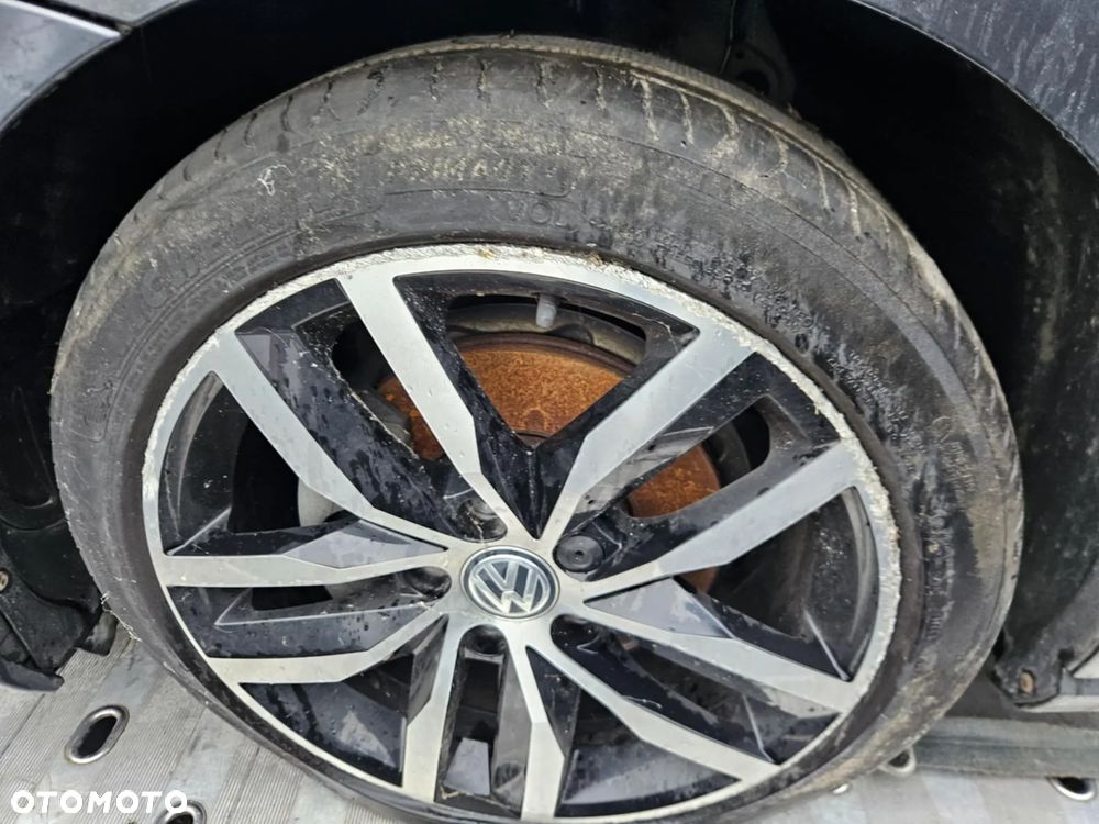 Volkswagen Golf 2.0 TDI BlueMotion Technology DSG Highline - 9