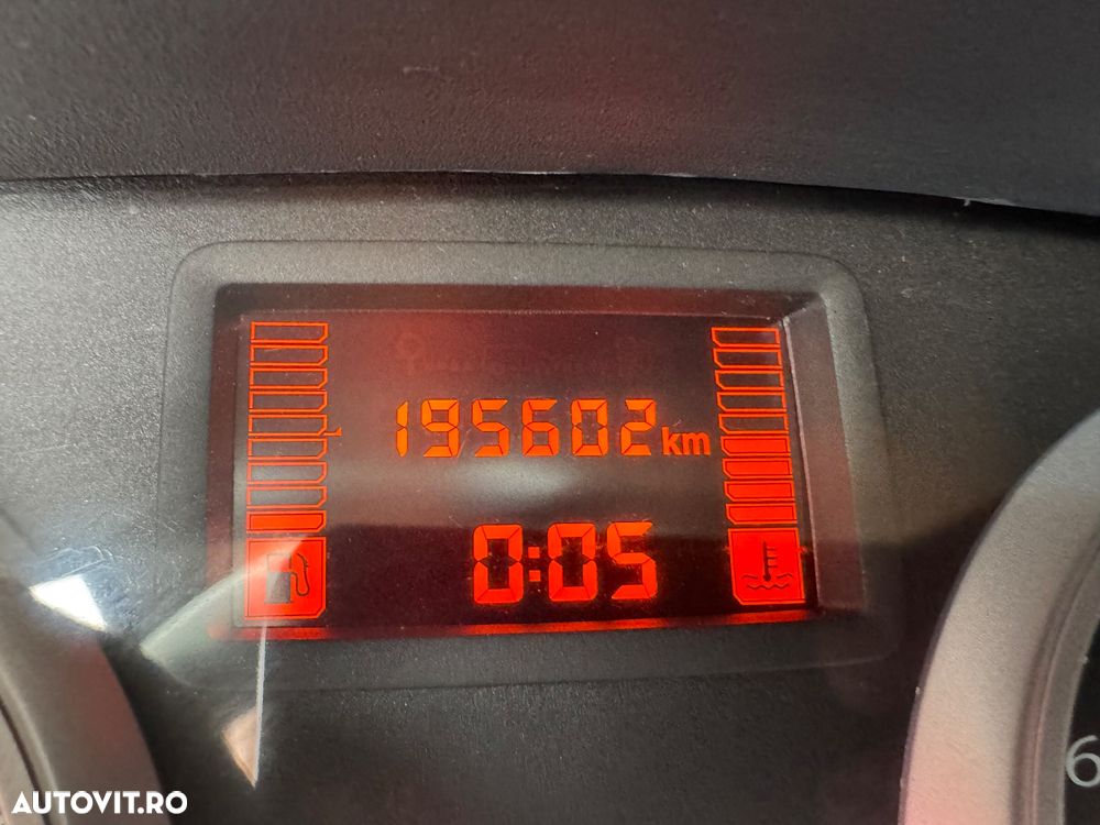 Dacia Duster 1.6 16V 4x4 Prestige - 16