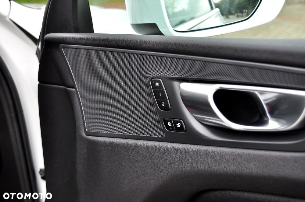 Volvo XC 60 - 32
