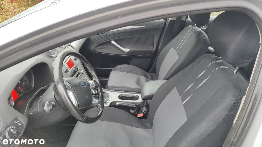 Ford Mondeo 2.0 TDCi Ambiente - 15