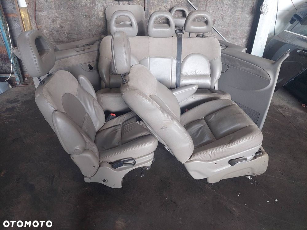 KOMPLET FOTELI LEWY PRAWY PRZÓD KANAPA TYŁ BOCZKI CHRYSLER GRAND VOYAGER IV - 3