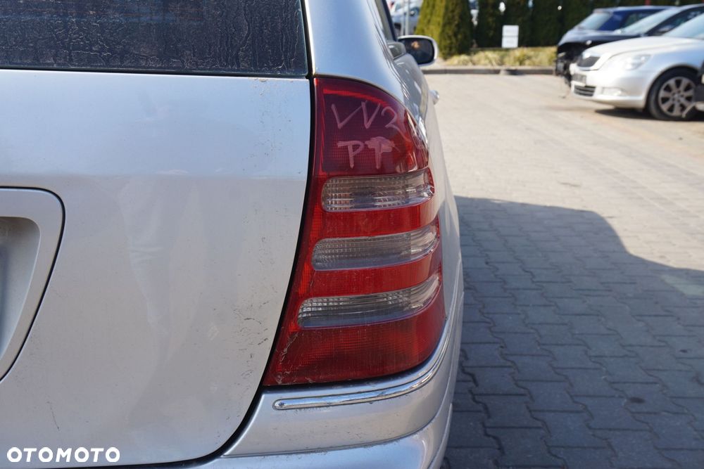 LAMPA TYLNA PRAWA C-KLASA W203 KOMBI A2038201264 MERCEDES 2000-2007 - 3