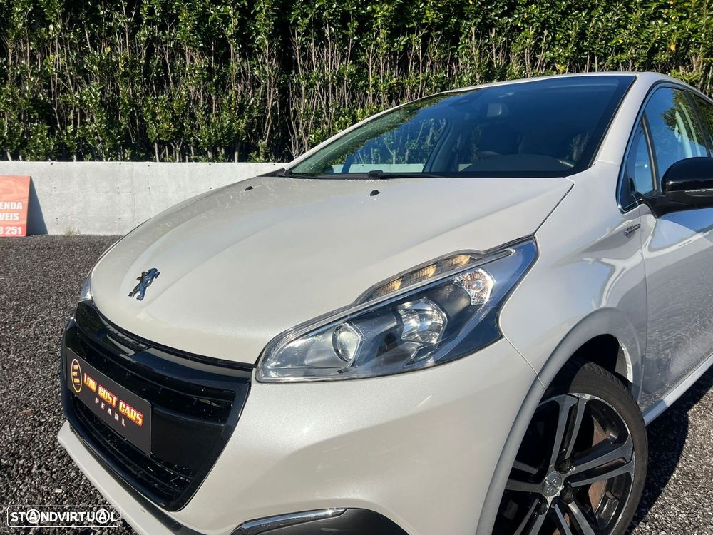 Peugeot 208 1.2 PureTech GT Line - 18