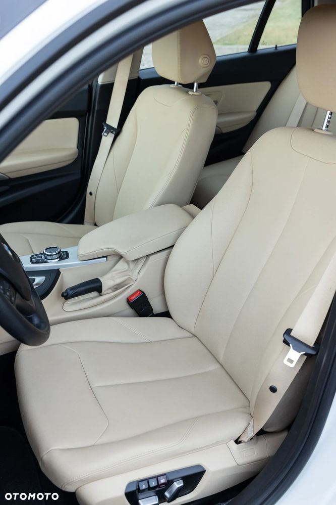 BMW Seria 3 320d Advantage - 33
