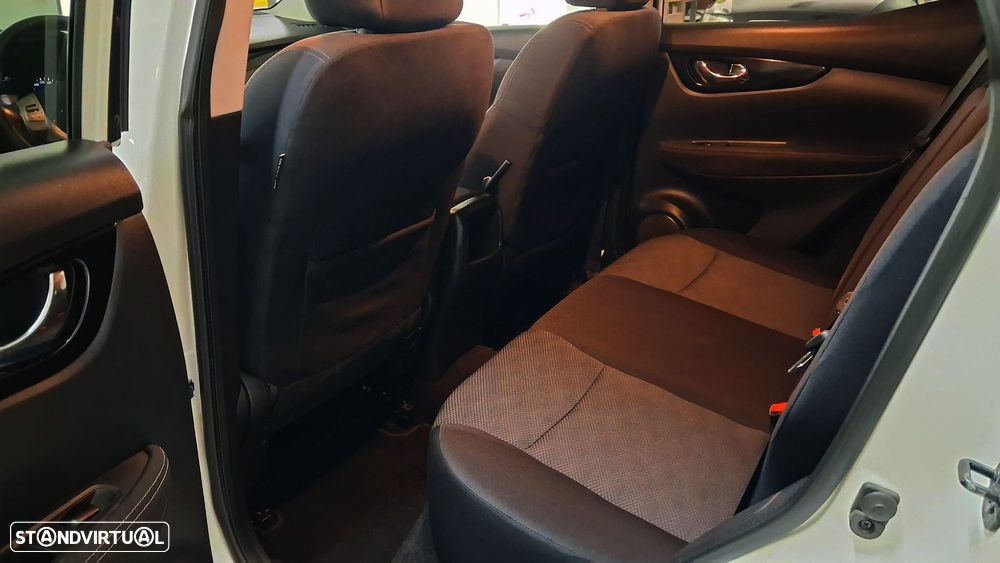 Nissan Qashqai 1.5 dCi N-Connecta 18 - 15