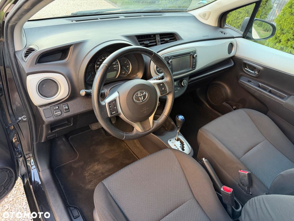 Toyota Yaris Hybrid 100 Life - 13