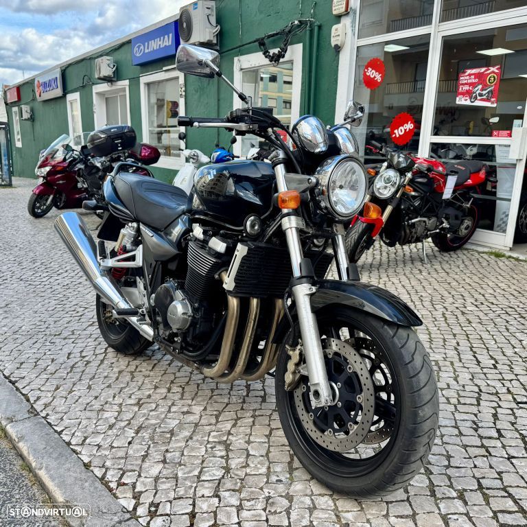 Suzuki GSX 1400 - 11