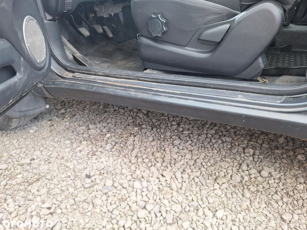 Toyota RAV4 D-4D 4x4 - 16