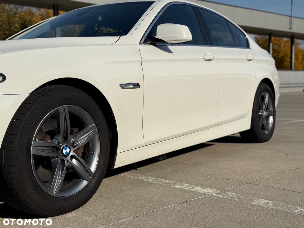 BMW Seria 5 523i - 10