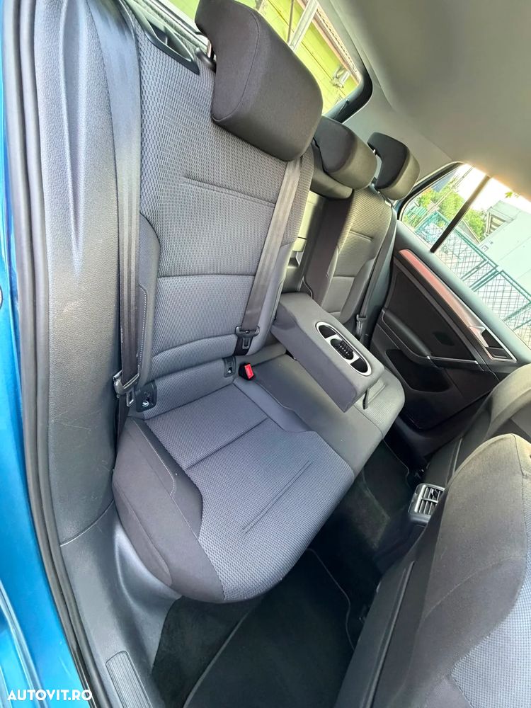 Volkswagen Golf 1.6 TDI DPF Comfortline - 13