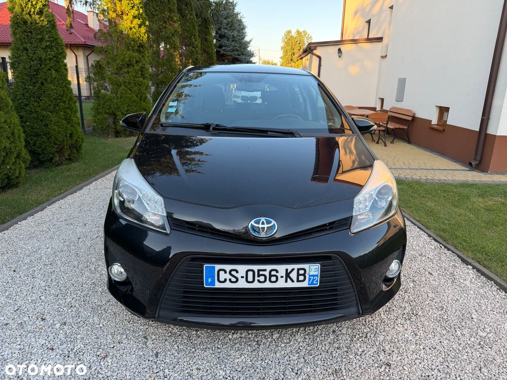 Toyota Yaris Hybrid 100 Life - 3