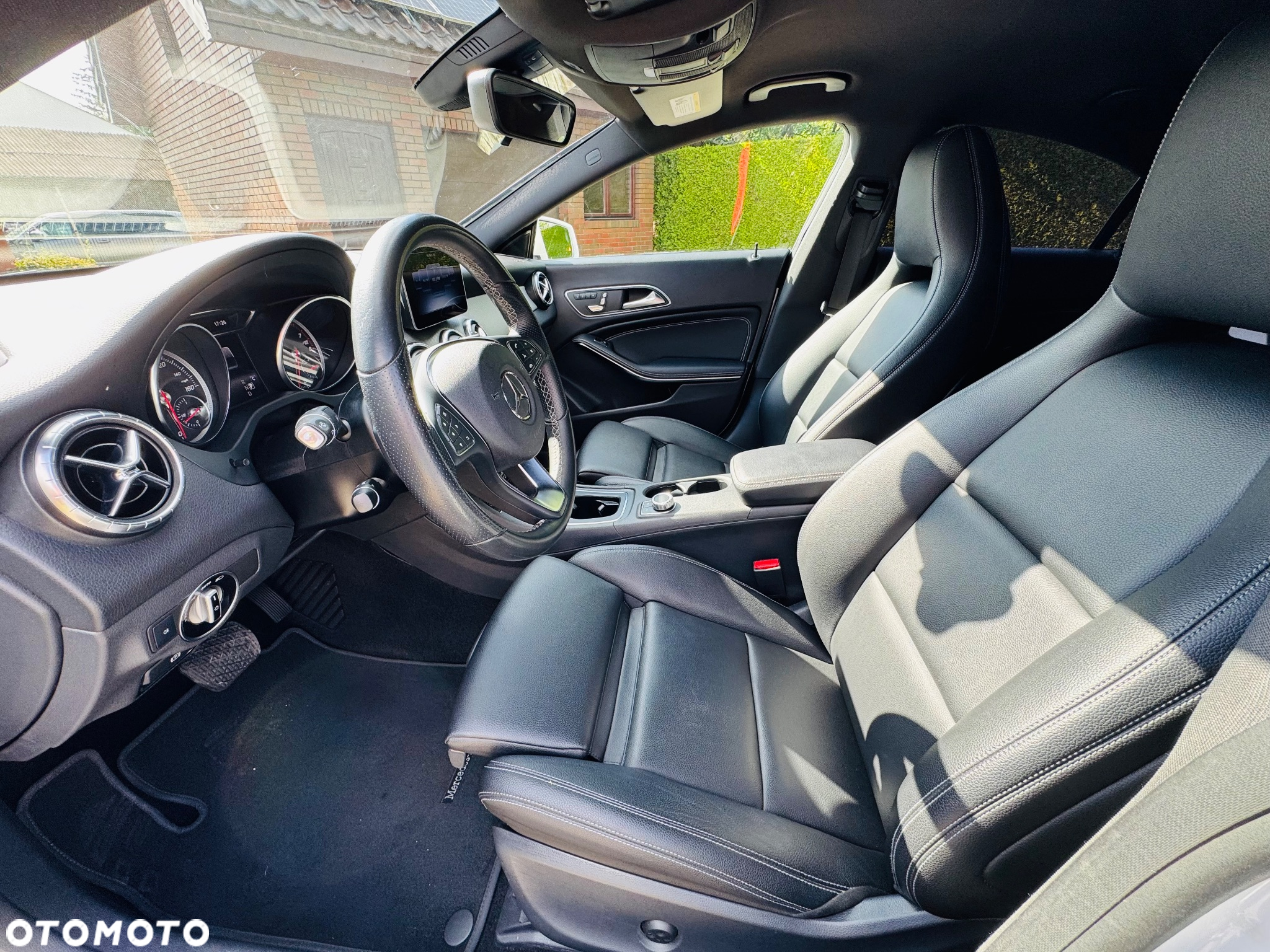 Mercedes-Benz CLA 250 7G-DCT - 14
