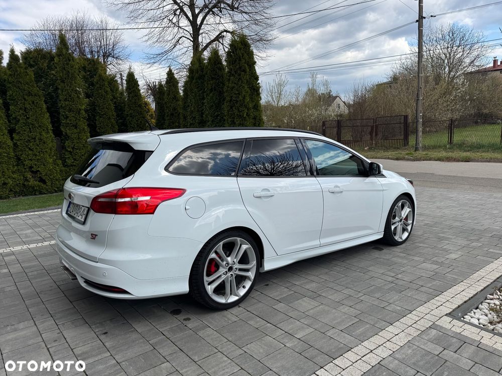 Ford Focus 2.0 TDCi ST - 13