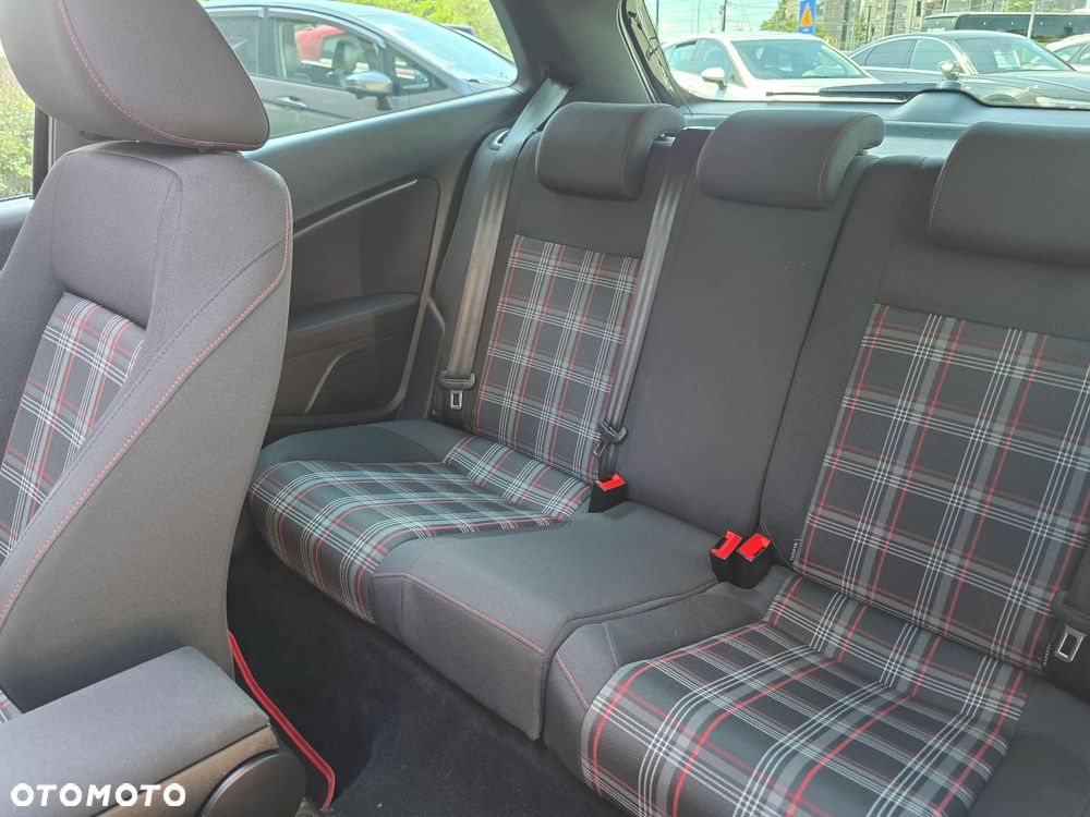 Volkswagen Polo - 18