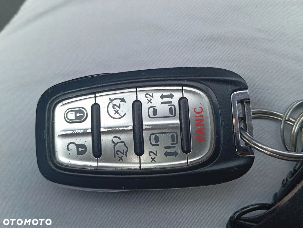 Chrysler Pacifica - 22