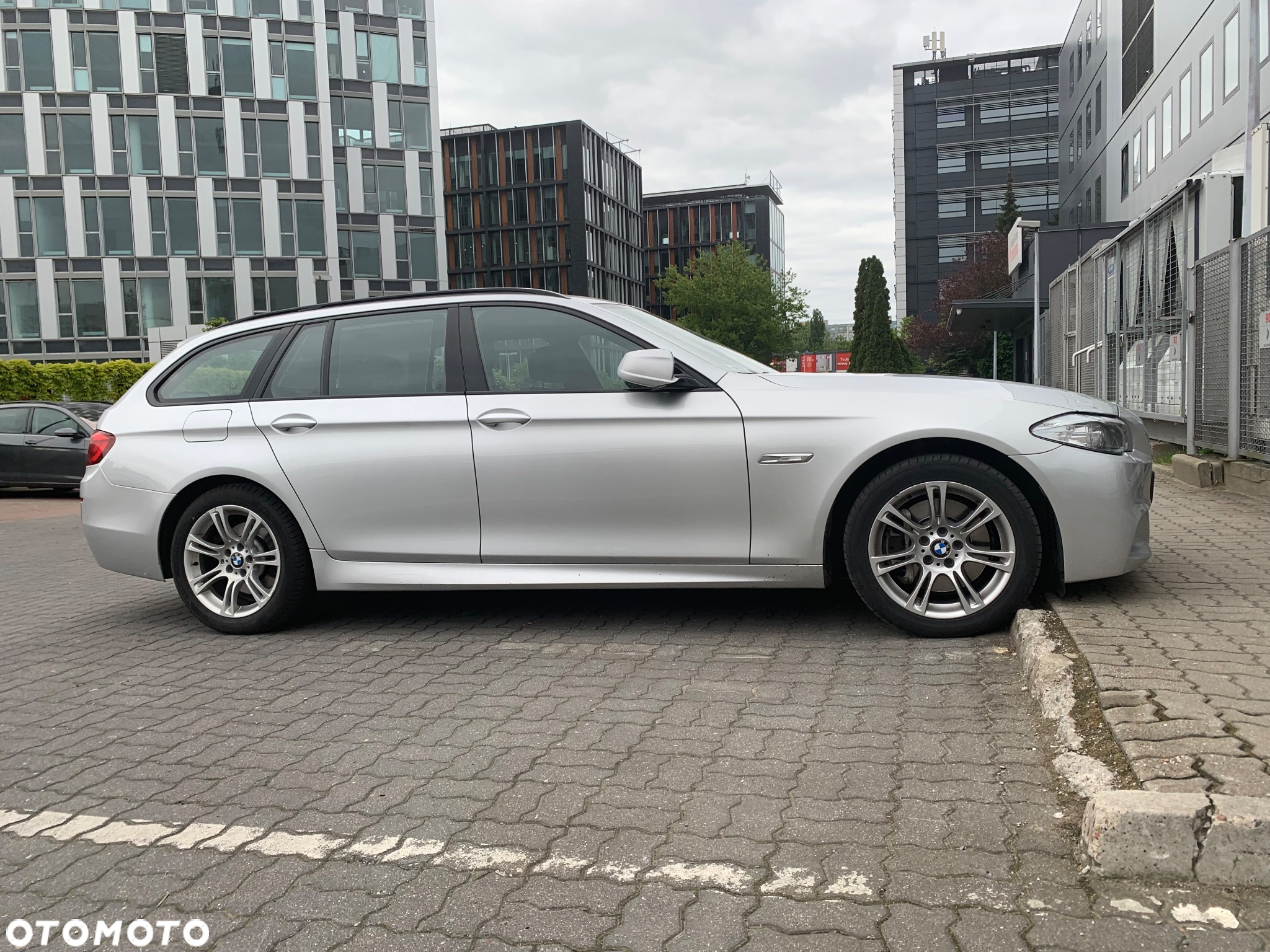 BMW Seria 5 525d xDrive - 4