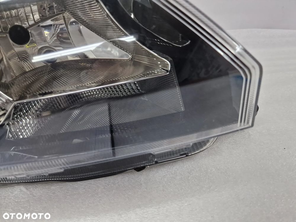 SKODA RAPID 12- PRAWA ZWYKŁA LAMPA PRZEDNIA PRZÓD , NR 5JB941016 , NR AUKCJI LA138 - 5