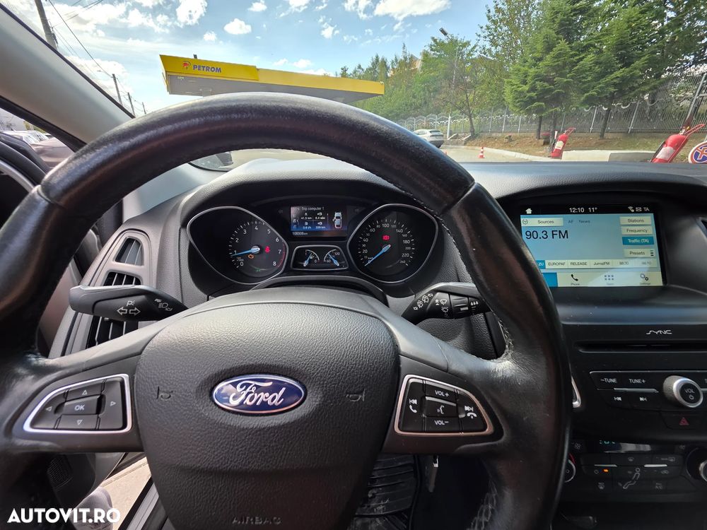 Ford Focus - 8