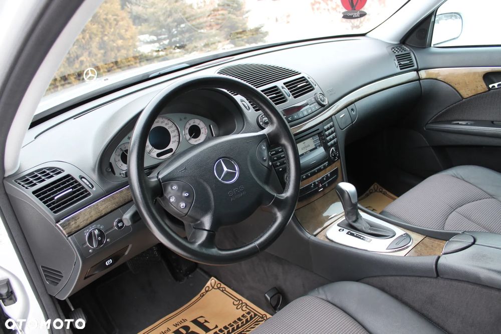 Mercedes-Benz Klasa E 240 4Matic Avantgarde - 19