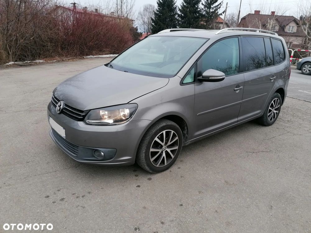 Volkswagen Touran - 1