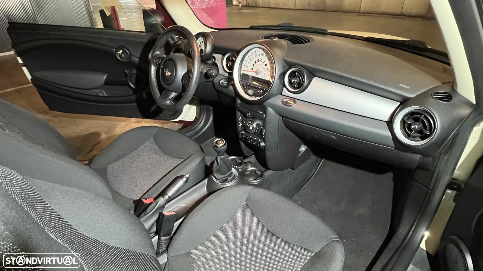 MINI 3 Portas One 1.6 - 11