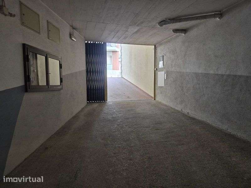 Parqueamento Motociclo - Estação Rio de Mouro - Grande imagem: 4/6