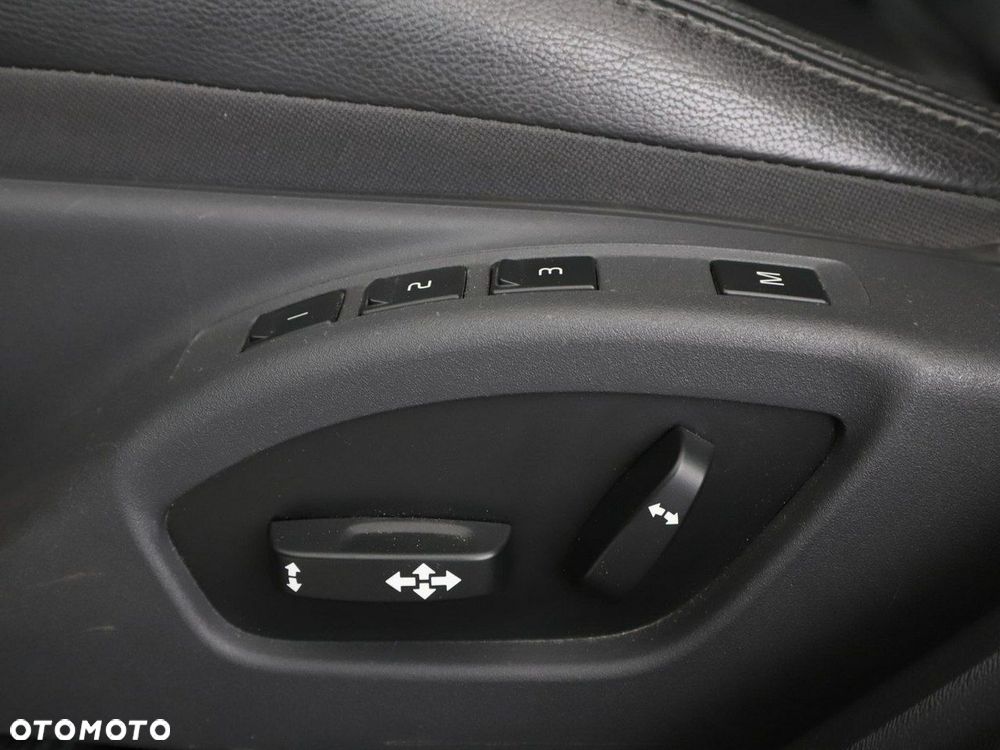 Volvo V60 Cross Country D3 Geartronic Pro - 32