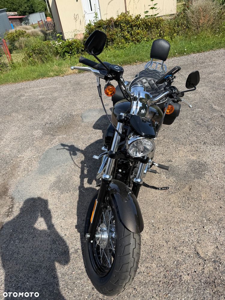 Harley-Davidson Sportster Custom 1200C - 4