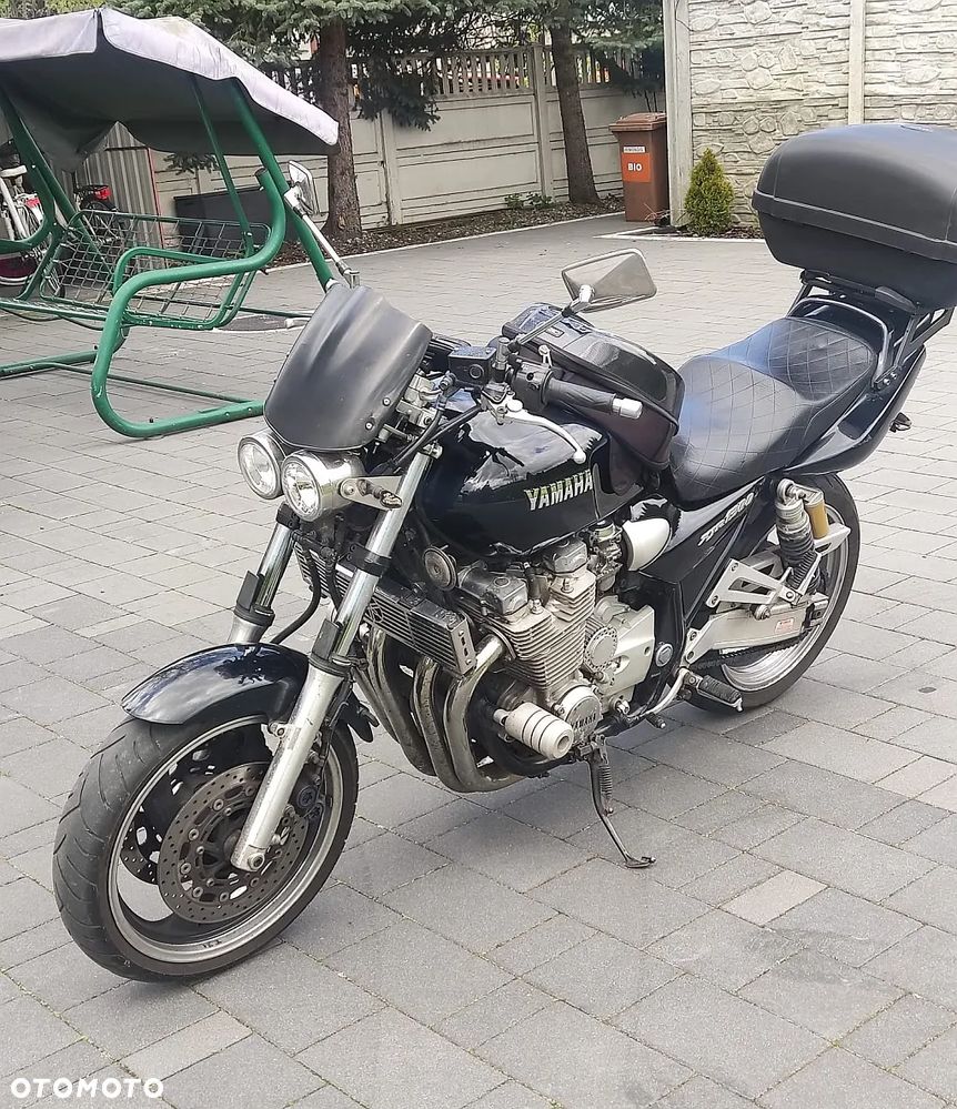 Yamaha XJR - 5