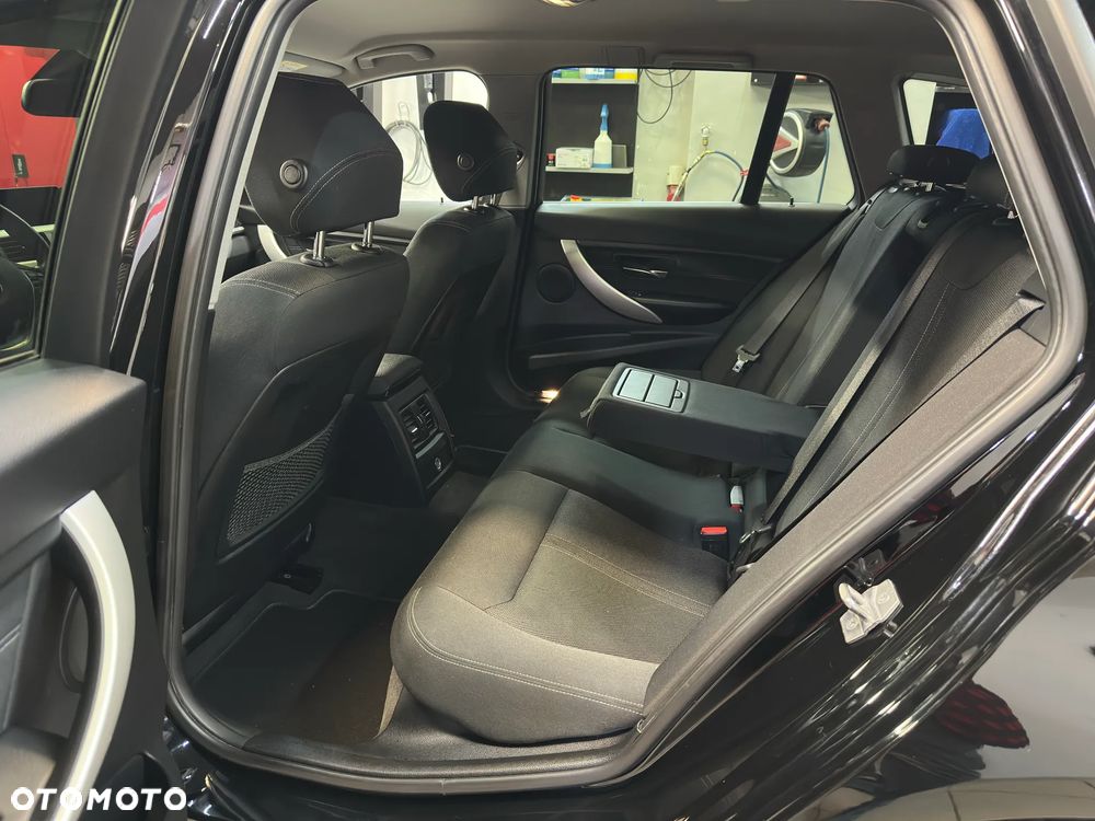 BMW Seria 3 318d Sport Line - 14