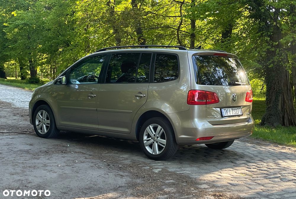 Volkswagen Touran 2.0 TDI DPF DSG MATCH - 4