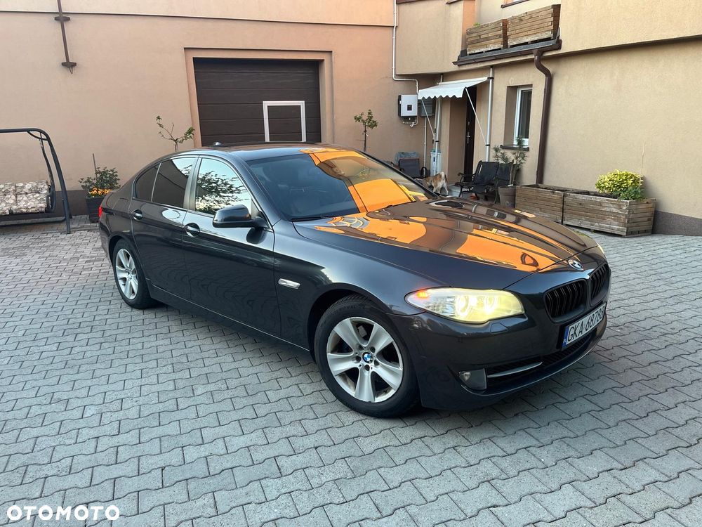 BMW Seria 5 528i xDrive - 2